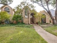 MORE THAN 4,000 SQUARE FEET IN PREMIER LOCATION