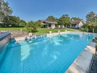 Spacious Bungalow-style Villa