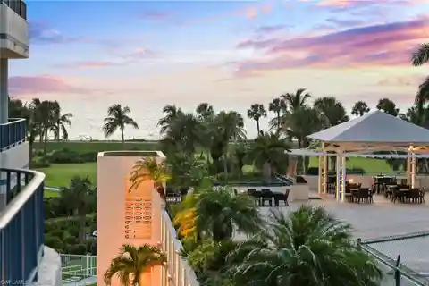 Beautiful Home in Solamar in the Heart of Park Shore