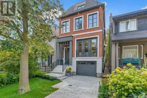 Exquisite Executive Residence in the Heart of Deer Park