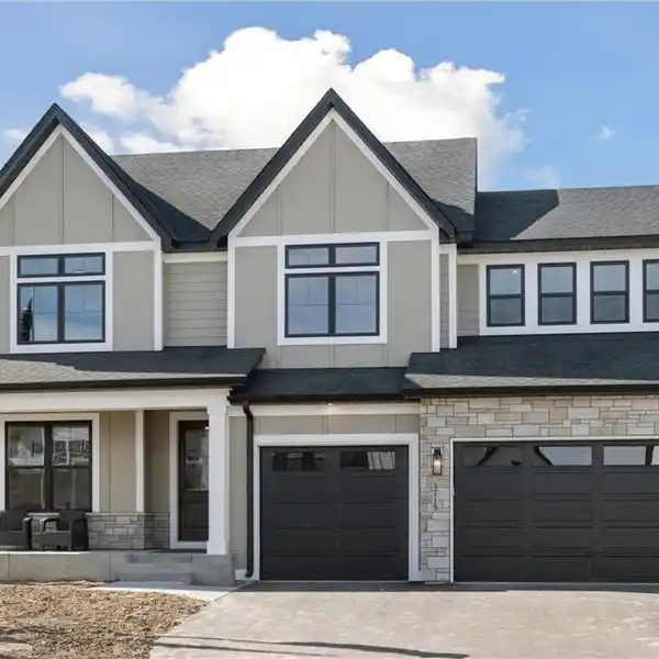 SUPERIOR SPORT IN EVANSWOOD - AMAZING NEW CONSTRUCTION