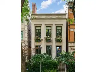 East Lincoln Park Showpiece