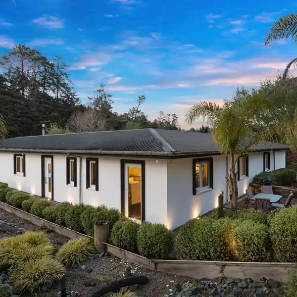 UNIQUE PRIVATE ESCAPE