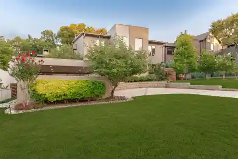 Sophisticated Living with Showstopping Design