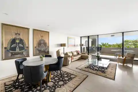 Harbourview Elegance in Exclusive Seaforth Village