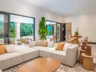 Luxury Residence with Tropical and Relaxing Views