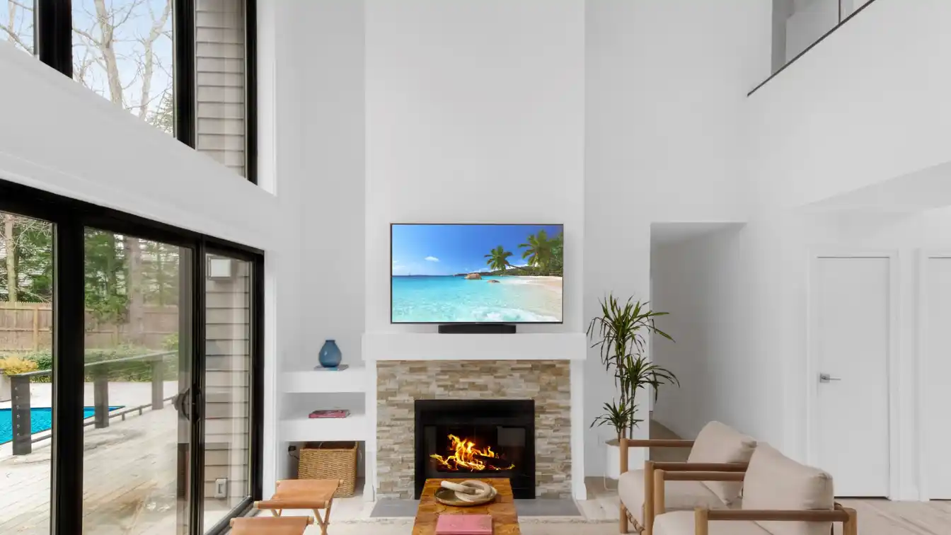 Impressive Contemporary Rental in a Perfect Hamptons Location