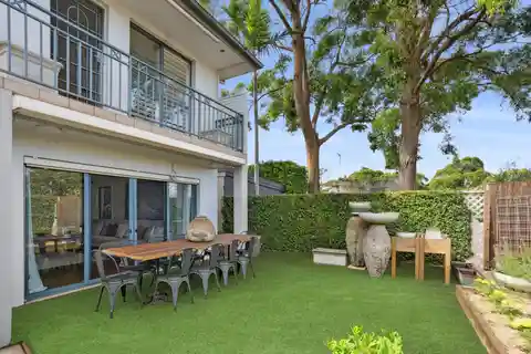 Spacious Abode Providing a Lifestyle to Be Envied