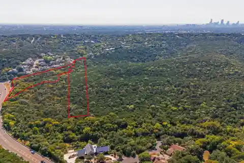 Exceptional 6.88-Acre Tract
