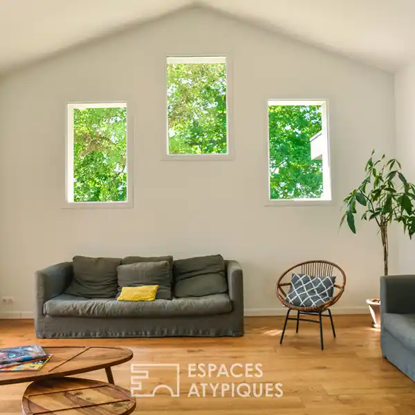 ARCHITECT-DESIGNED VILLA IN ANGRESSE