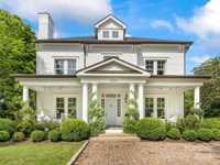 TIMELESS ELEGANCE WITH CONTEMPORARY FLAIR
