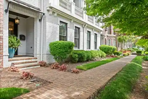 A Townhome with Wow Factor