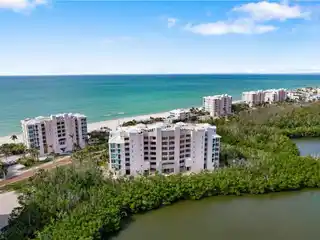 Beautiful Condo with Spectacular Gulf Views in Barefoot Beach Club