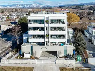 Luxury Lakeview Living