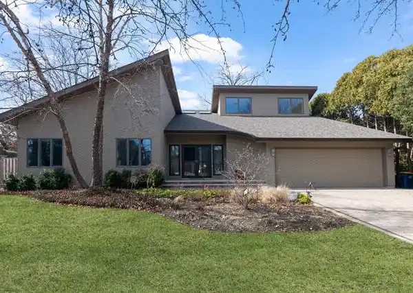 METICULOUSLY MAINTAINED RANCH-STYLE HOME