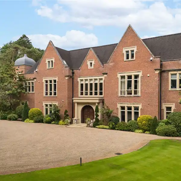 MAGNIFICENT EAST ROAD ESTATE