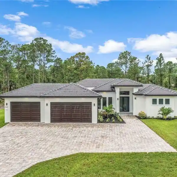 AMAZING LOCATION IN GOLDEN GATE ESTATES