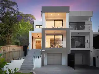 Contemporary Family Haven with Alfresco Elegance