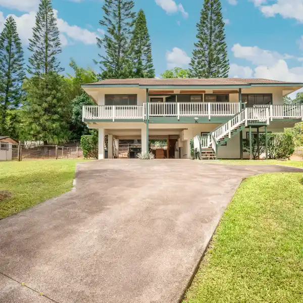 WELL-MAINTAINED HOME IN A BEAUTIFUL COUNTRY SETTING