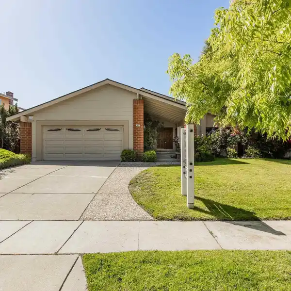 STUNNINGLY UPGRADED SINGLE-LEVEL RESIDENCE