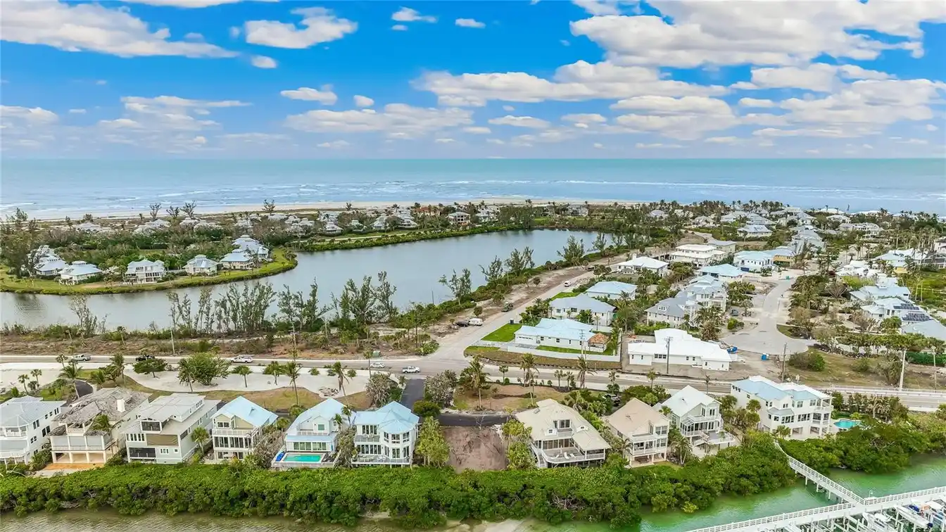 Ideal Bay-front Lot in an Exclusive Community