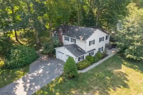 Modern Renovation Meets Prime Commuter Location