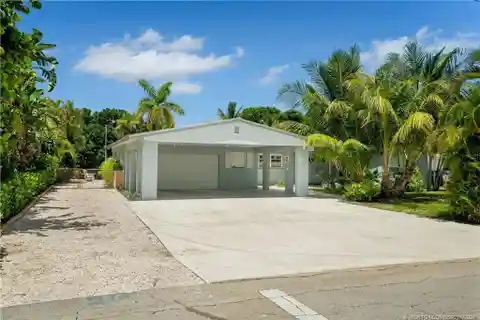 Waterfront Gem on Krueger Creek