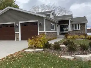 Stunning Lakefront Ranch in Lakes of Four Seasons