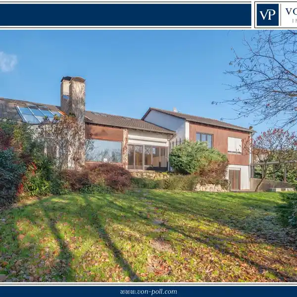 IMPRESSIVE VILLA ON EXPANSIVE PROPERTY