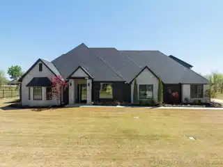 Exceptional Custom Home in Stone Canyon Estates