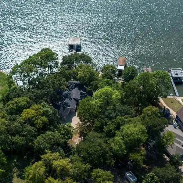 WONDERFUL WATERFRONT RETREAT