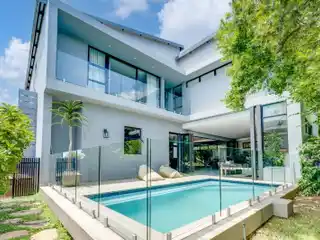 Five Bedrooms Plus Study Home for Sale in in Steyn City