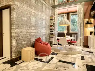 Charming and Cozy-Chic Apartment with Sophisticated Refinement