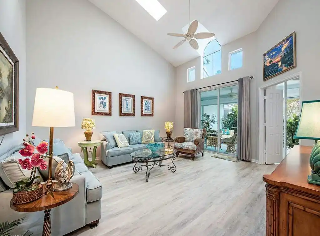 Amazing Value in the Heart of Naples