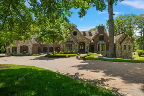 Private Ten-Acre Estate Along the Rouge River