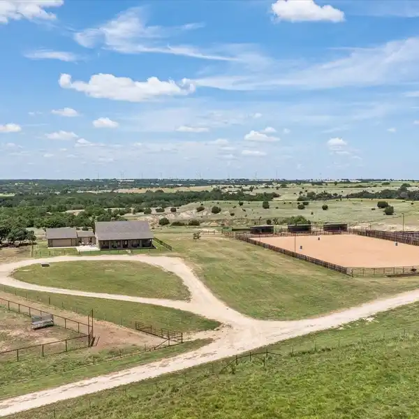 INCREDIBLE 31.46-ACRE HORSE PROPERTY