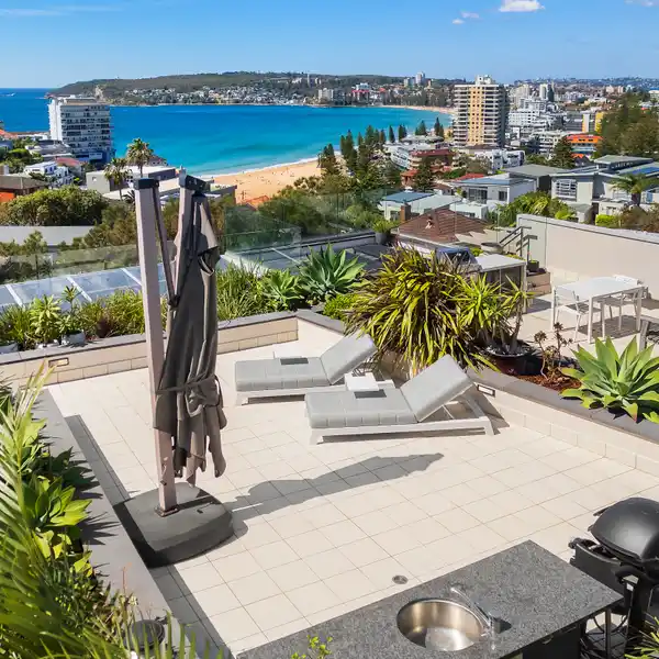 WORLD-CLASS PENTHOUSE WITH ROOFTOP TERRACE