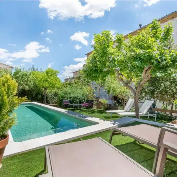 FASCINATING EIGHTEENTH CENTURY BUILDING WITH A STORY TO TELL