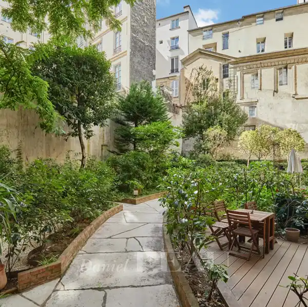 BRIGHT, UNIQUE HOME IN HISTORIC BUILDING