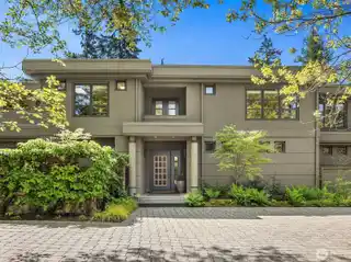 Contemporary Medina Heights Landmark
