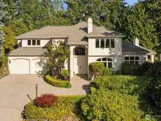 Lovely Light-Filled Home in Yarrow Ridge