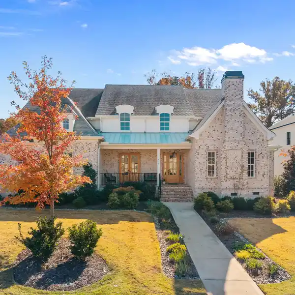 PRIVATE ESCAPE IN EXCEPTIONAL HOME