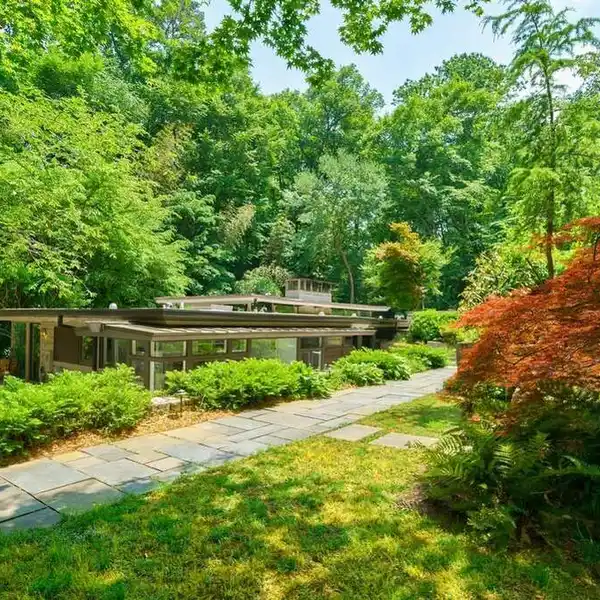 EXCEPTIONAL MID-CENTURY MODERN HOME ON 2.21 ACRES