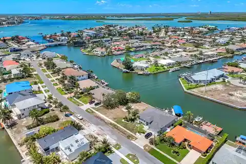 Scenic Gulf-Access Retreat with Outdoor Kitchen