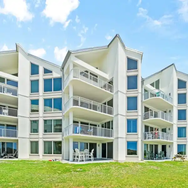 GULF-FRONT CONDO WITH PRIVATE BEACH ACCESS