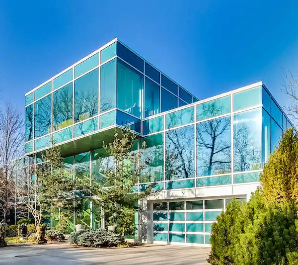 SINGULAR LAKEFRONT ESTATE