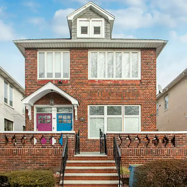 THREE BEDROOM RENTAL IN THE HEART OF BROOKLYN