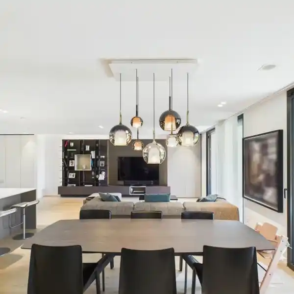 SLEEK MODERN LIVING WITH PRIVATE GARDEN