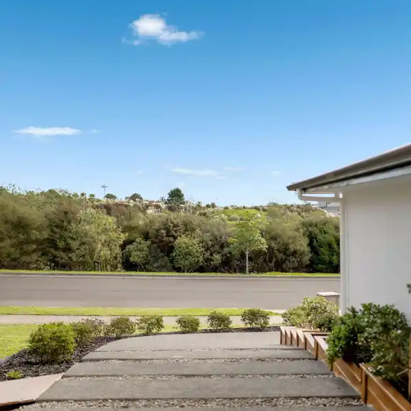 VAST MODERN SANCTUARY BY PINE HARBOUR