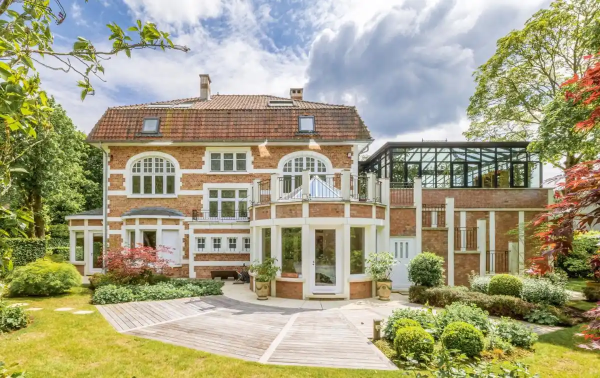 Superb Renovated 1900 Property